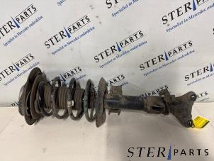 Gebruikte Schokdemper rechts-voor Mercedes E Estate (S212) E-220 CDI 16V BlueEfficiency Prijs € 39,50 Margeregeling aangeboden door Sterparts Mercedes specialist