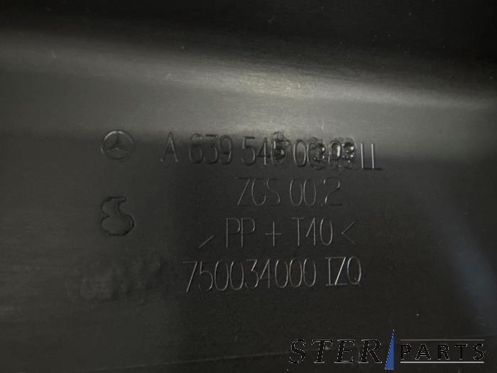 Diversen van een Mercedes-Benz Vito (639.6) 2.2 111 CDI 16V 2010