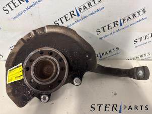 Gebruikte Fusee links-voor Mercedes E Estate (S213) E-200d 2.0 Turbo 16V Prijs € 69,50 Margeregeling aangeboden door Sterparts Mercedes specialist
