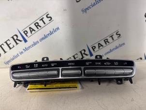 Gebruikte Bedieningspaneel Airco Mercedes E Estate (S213) E-200d 2.0 Turbo 16V Prijs € 89,50 Margeregeling aangeboden door Sterparts Mercedes specialist