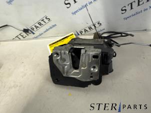 Gebruikte Deurslot Mechaniek 4Deurs rechts-voor Mercedes E Combi (S211) 3.2 E-320 CDI 24V Prijs € 74,50 Margeregeling aangeboden door Sterparts Mercedes specialist