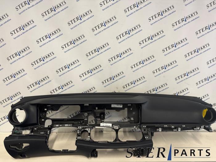 Gebruikte Dashboard Mercedes E Estate (S213) E-200d 2.0 Turbo 16V Prijs € 295,00 Margeregeling aangeboden door Sterparts Mercedes specialist