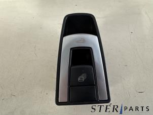 Gebruikte Cabriodak Bediening Mercedes SLK (R172) 2.1 250 CDI, 250d 16V Prijs € 49,95 Margeregeling aangeboden door Sterparts Mercedes specialist