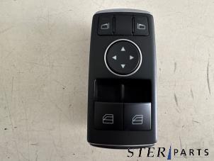 Gebruikte Schakelaar Elektrisch Raam Mercedes SLK (R172) 2.1 250 CDI, 250d 16V Prijs € 44,95 Margeregeling aangeboden door Sterparts Mercedes specialist