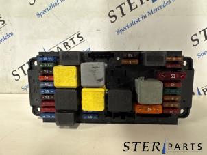 Gebruikte Comfort Module Mercedes C (W203) 2.2 C-200 CDI 16V Prijs € 195,00 Margeregeling aangeboden door Sterparts Mercedes specialist