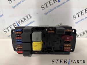 Gebruikte Comfort Module Mercedes C (W203) 2.2 C-200 CDI 16V Prijs € 195,00 Margeregeling aangeboden door Sterparts Mercedes specialist