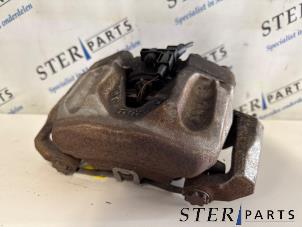 Gebruikte Remklauw (Tang) rechts-voor Mercedes SLK (R172) 2.1 250 CDI, 250d 16V Prijs € 44,95 Margeregeling aangeboden door Sterparts Mercedes specialist