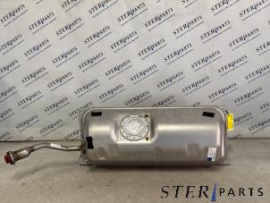 Gebruikte Tank Mercedes SLK (R172) 2.1 250 CDI, 250d 16V Prijs € 199,95 Margeregeling aangeboden door Sterparts Mercedes specialist