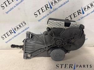 Gebruikte Achterklep motor Mercedes E Estate (S213) E-200d 2.0 Turbo 16V Prijs € 174,50 Margeregeling aangeboden door Sterparts Mercedes specialist