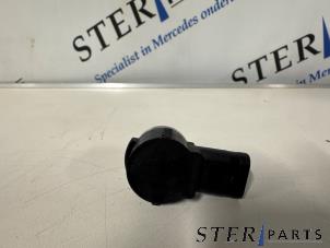 Gebruikte PDC Sensor Mercedes E Estate (S213) E-200d 2.0 Turbo 16V Prijs € 19,95 Margeregeling aangeboden door Sterparts Mercedes specialist