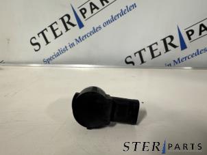 Gebruikte PDC Sensor Mercedes E Estate (S213) E-200d 2.0 Turbo 16V Prijs € 19,95 Margeregeling aangeboden door Sterparts Mercedes specialist