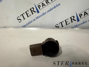 Gebruikte PDC Sensor Mercedes E Estate (S213) E-200d 2.0 Turbo 16V Prijs € 19,95 Margeregeling aangeboden door Sterparts Mercedes specialist