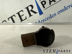 Gebruikte PDC Sensor Mercedes E Estate (S213) E-200d 2.0 Turbo 16V Prijs € 19,95 Margeregeling aangeboden door Sterparts Mercedes specialist