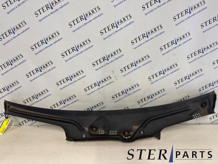 Gebruikte Paravan Mercedes E Estate (S213) E-200d 2.0 Turbo 16V Prijs € 24,95 Margeregeling aangeboden door Sterparts Mercedes specialist