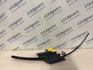 Gebruikte Rolhoes geleider links Mercedes E Estate (S213) E-200d 2.0 Turbo 16V Prijs € 44,95 Margeregeling aangeboden door Sterparts Mercedes specialist