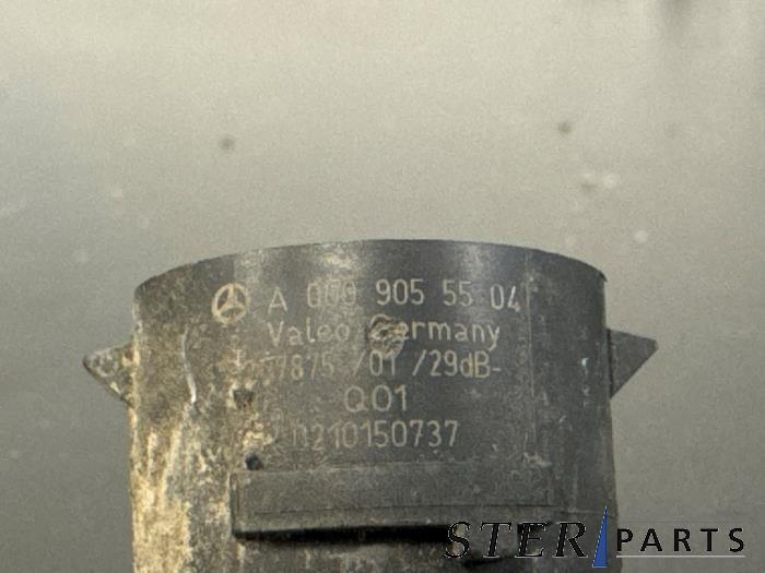 PDC Sensor van een Mercedes-Benz C Estate (S205) C-350 e 2.0 16V 2015