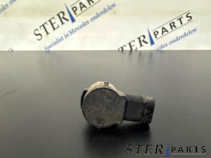 Gebruikte Parkeersensor Mercedes C Estate (S205) C-350 e 2.0 16V Prijs € 19,95 Margeregeling aangeboden door Sterparts Mercedes specialist