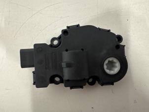 Gebruikte Stationair Regelaar Mercedes E Estate (S213) E-200d 2.0 Turbo 16V Prijs € 39,50 Margeregeling aangeboden door Sterparts Mercedes specialist