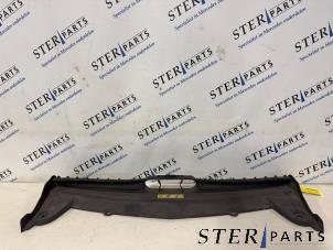 Gebruikte Luchtgeleider Mercedes E Estate (S213) E-200d 2.0 Turbo 16V Prijs € 39,95 Margeregeling aangeboden door Sterparts Mercedes specialist