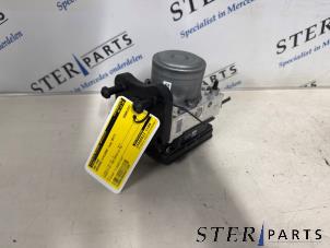 Gebruikte ABS Pomp Mercedes E Estate (S213) E-200d 2.0 Turbo 16V Prijs € 299,50 Margeregeling aangeboden door Sterparts Mercedes specialist