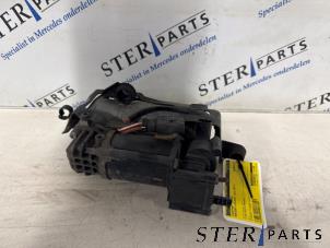 Gebruikte Luchtpomp (Vering) Mercedes E Estate (S213) E-200d 2.0 Turbo 16V Prijs € 249,50 Margeregeling aangeboden door Sterparts Mercedes specialist
