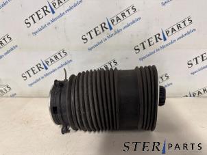 Gebruikte Luchtbalg Mercedes E Estate (S213) E-200d 2.0 Turbo 16V Prijs € 174,50 Margeregeling aangeboden door Sterparts Mercedes specialist