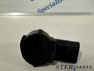 Gebruikte PDC Sensor Mercedes E Estate (S213) E-200d 2.0 Turbo 16V Prijs € 19,95 Margeregeling aangeboden door Sterparts Mercedes specialist