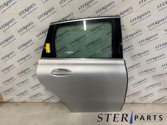 Portier 4Deurs rechts-achter van een Mercedes-Benz B (W247) 2.0 B-200d 2019