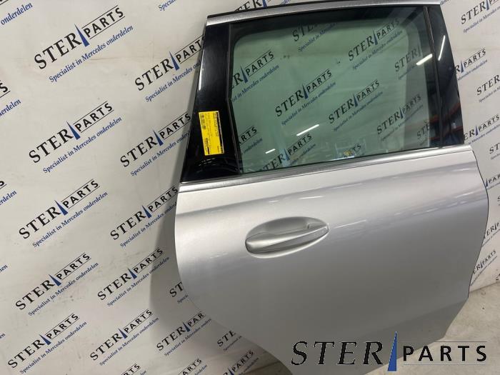 Portier 4Deurs rechts-achter van een Mercedes-Benz B (W247) 2.0 B-200d 2019