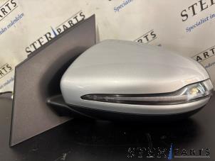 Gebruikte Spiegel Buiten links Mercedes B (W247) 2.0 B-200d Prijs € 199,50 Margeregeling aangeboden door Sterparts Mercedes specialist