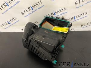 Gebruikte Luchtfilterhuis Mercedes B (W247) 2.0 B-200d Prijs € 195,00 Margeregeling aangeboden door Sterparts Mercedes specialist