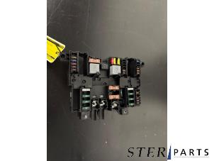 Gebruikte Zekeringkast Mercedes B (W247) 2.0 B-200d Prijs € 49,50 Margeregeling aangeboden door Sterparts Mercedes specialist