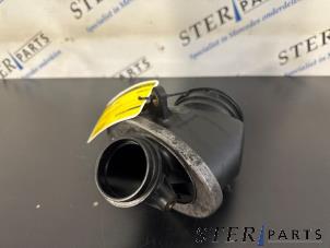 Gebruikte Intercooler Buis Mercedes C Estate (S204) 2.2 C-200 CDI 16V . Prijs € 14,95 Margeregeling aangeboden door Sterparts Mercedes specialist