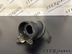Gebruikte Intercooler Buis Mercedes C (W203) 2.2 C-200 CDI 16V Prijs € 14,95 Margeregeling aangeboden door Sterparts Mercedes specialist