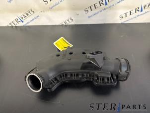 Gebruikte Intercooler Buis Mercedes C (W203) 3.0 C-320 CDI V6 24V Prijs € 34,95 Margeregeling aangeboden door Sterparts Mercedes specialist