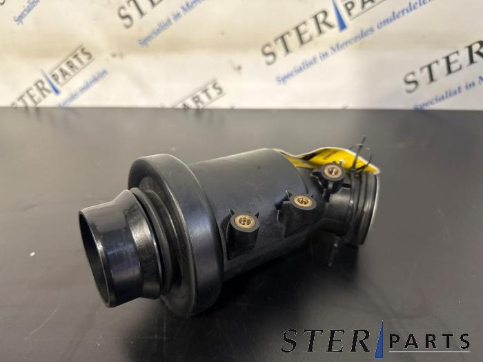 Gebruikte Intercooler Buis Mercedes E (W212) E-200 CDI 16V BlueEfficiency,BlueTEC Prijs € 24,95 Margeregeling aangeboden door Sterparts Mercedes specialist