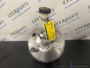 Gebruikte Rembooster Mercedes B (W247) 2.0 B-200d Prijs € 74,50 Margeregeling aangeboden door Sterparts Mercedes specialist