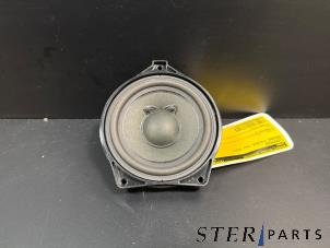Gebruikte Speaker Mercedes C Estate (S205) C-350 e 2.0 16V Prijs € 14,95 Margeregeling aangeboden door Sterparts Mercedes specialist