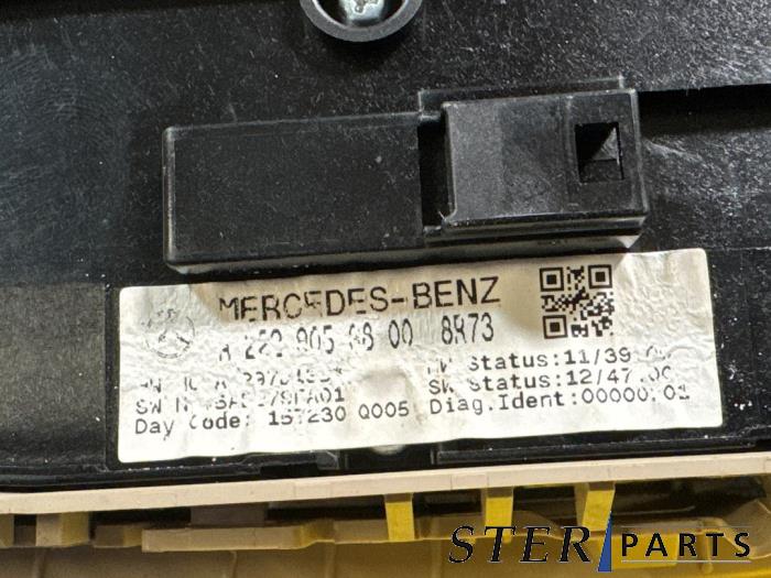 Combischakelaar ramen van een Mercedes-Benz C Estate (S205) C-350 e 2.0 16V 2015