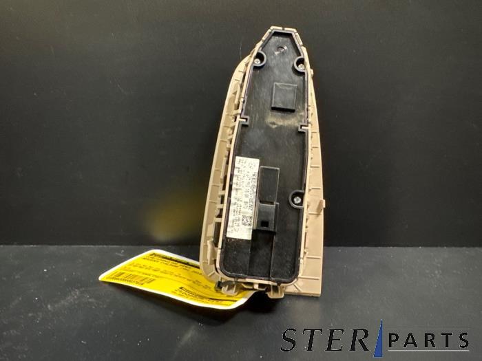 Combischakelaar ramen van een Mercedes-Benz C Estate (S205) C-350 e 2.0 16V 2015