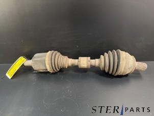 Gebruikte Steekas links-voor Mercedes B (W247) 2.0 B-200d Prijs € 374,50 Margeregeling aangeboden door Sterparts Mercedes specialist