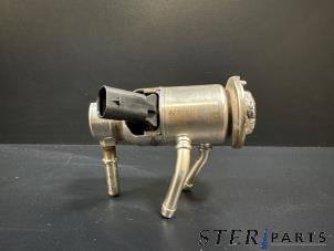 Gebruikte Adblue injector Mercedes B (W247) 2.0 B-200d Prijs € 94,50 Margeregeling aangeboden door Sterparts Mercedes specialist