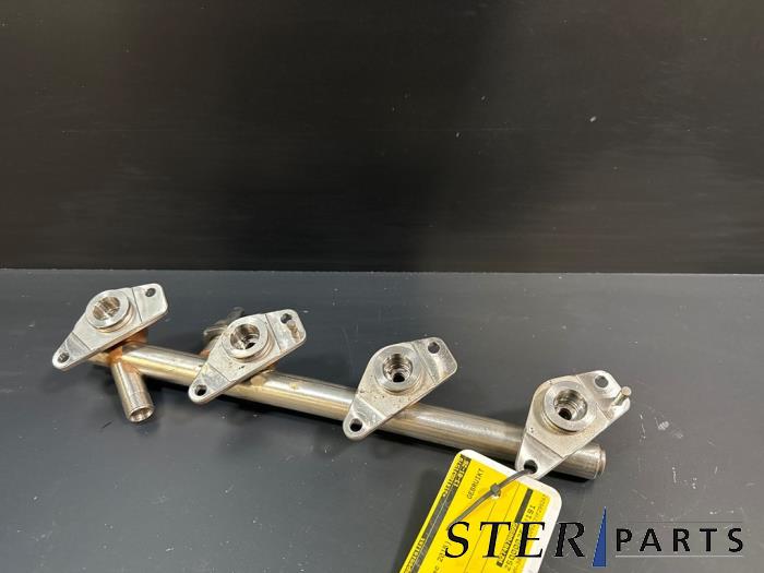 Gebruikte Brandstofverdeler Mercedes C Estate (S205) C-350 e 2.0 16V Prijs € 44,95 Margeregeling aangeboden door Sterparts Mercedes specialist