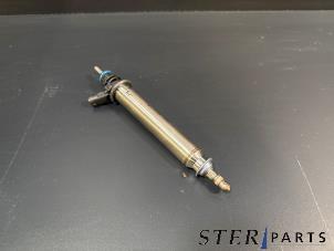 Gebruikte Injector (benzine injectie) Mercedes C Estate (S205) C-350 e 2.0 16V Prijs € 29,95 Margeregeling aangeboden door Sterparts Mercedes specialist