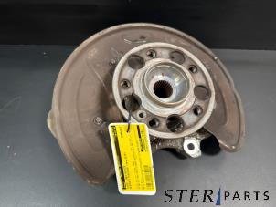 Gebruikte Asschenkel links-achter Mercedes C Estate (S205) C-350 e 2.0 16V Prijs € 24,95 Margeregeling aangeboden door Sterparts Mercedes specialist
