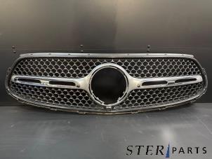 Gebruikte Grille Mercedes GLC (X254) 2.0 200 16V 4-Matic Prijs € 119,50 Margeregeling aangeboden door Sterparts Mercedes specialist
