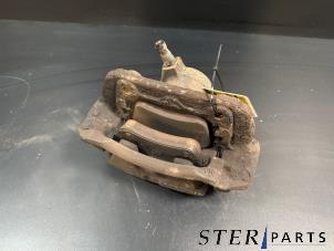 Gebruikte Remklauw (Tang) rechts-voor Mercedes SLK (R171) 1.8 200 K 16V Prijs € 24,95 Margeregeling aangeboden door Sterparts Mercedes specialist