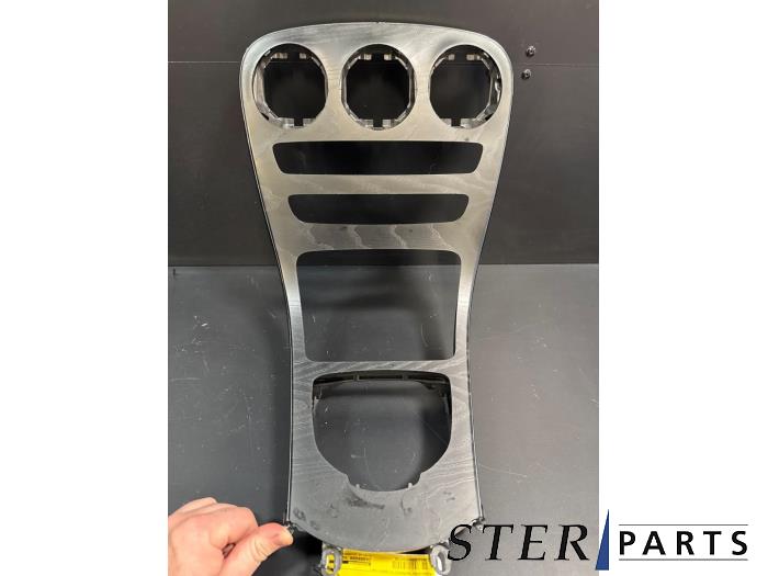 Gebruikte Dashboard deel Mercedes C (W205) C-200 2.0 CGI 16V Prijs € 124,95 Margeregeling aangeboden door Sterparts Mercedes specialist