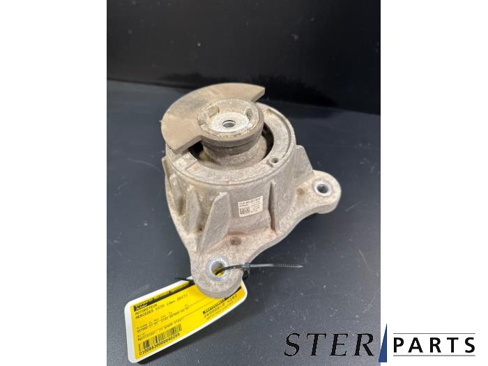 Gebruikte Motorrubber Mercedes Vito (447.6) 2.2 114 CDI 16V Prijs € 18,09 Inclusief btw aangeboden door Sterparts Mercedes specialist