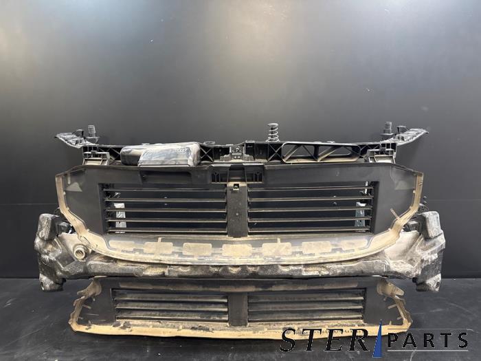 Gebruikte Frontpaneel Mercedes GLB (247.6) 2.0 GLB-220d 4-Matic Prijs € 719,95 Inclusief btw aangeboden door Sterparts Mercedes specialist